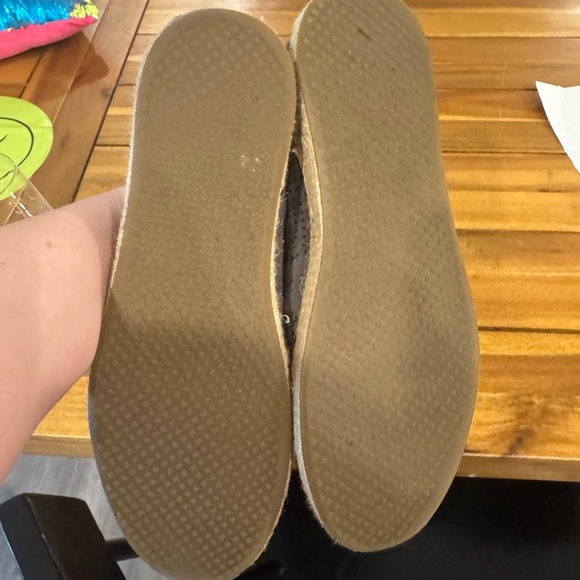 TOMS Perforated Ash Color HIGH ROPE Espadrille Suede with Tassels Size 7.5 - Picture 4 of 5